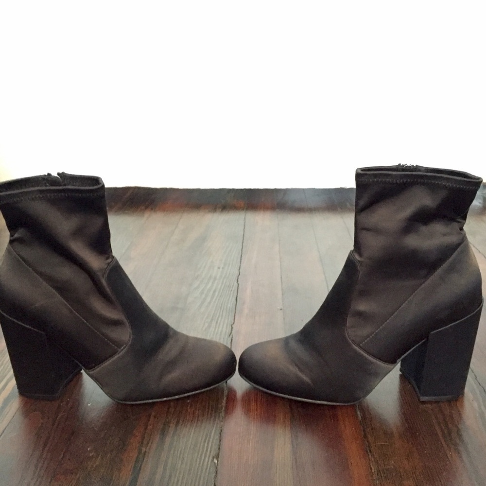 Steve Madden - Gaze Satin Bootie